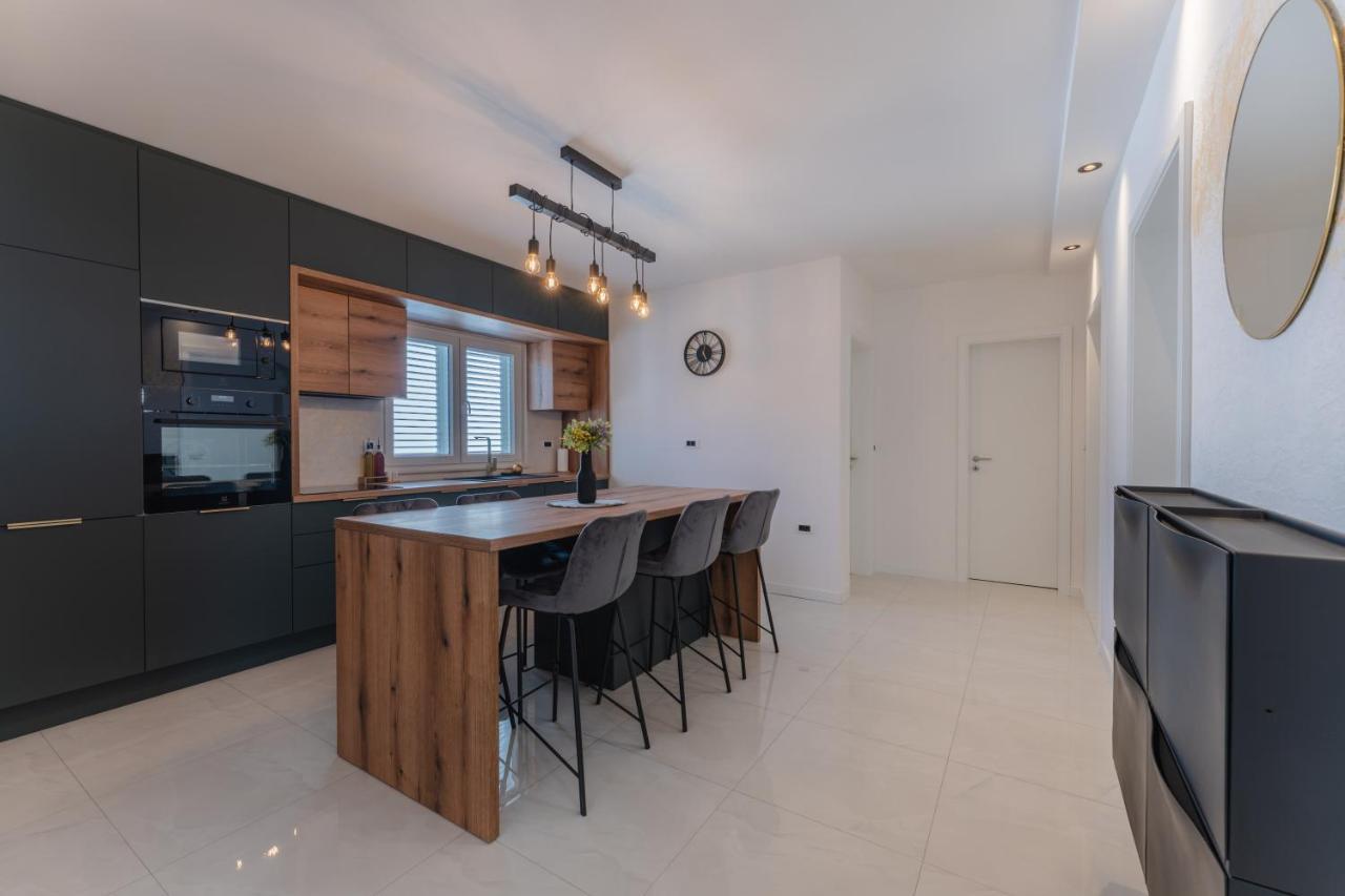 Apartment Glamorous Getaway Zadar Exterior photo